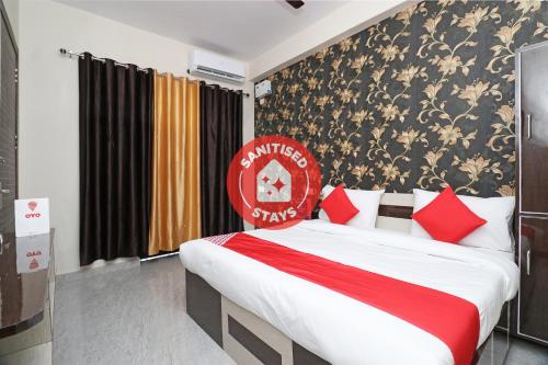 Фотография гостиницы Vaccinated Staff- OYO 19629 Royal Stay Inn