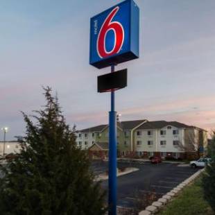 Фотографии гостиницы 
            Motel 6-Lincoln, NE