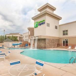 Фотографии гостиницы 
            Holiday Inn Express Wisconsin Dells, an IHG Hotel