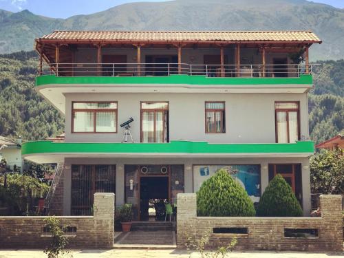 Фотография гостевого дома Gold Guest House & Bar