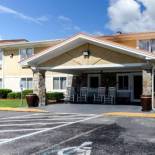 Фотография гостиницы Rodeway Inn & Suites Jacksonville near Camp Lejeune