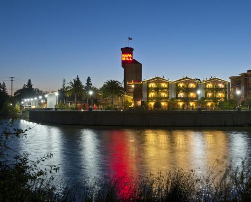 Фотография гостиницы Napa River Inn