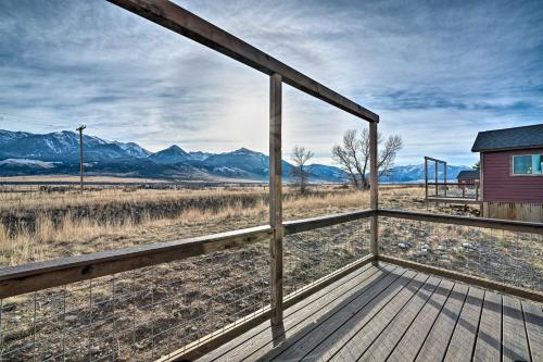 Фотографии гостевого дома 
            Romantic Mountain Getaway - 1 Hour to Yellowstone!