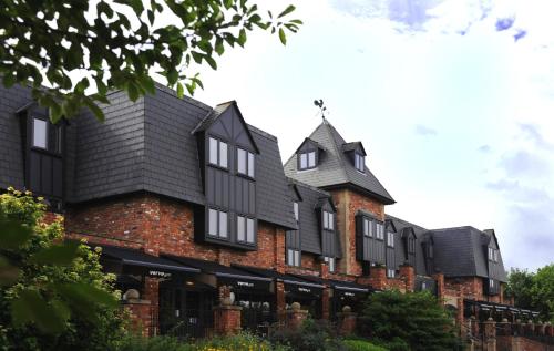Фотография гостиницы Village Hotel Warrington