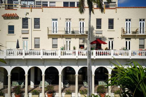 Фотографии гостиницы 
            Palm Beach Historic Hotel with Juliette Balconies!