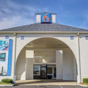 Фотографии гостиницы 
            Motel 6-Dickson, TN