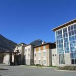 Фотография гостиницы Sandman Hotel and Suites Squamish