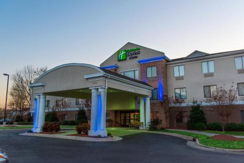 Фотография гостиницы Holiday Inn Express Hotel & Suites Kinston, an IHG Hotel