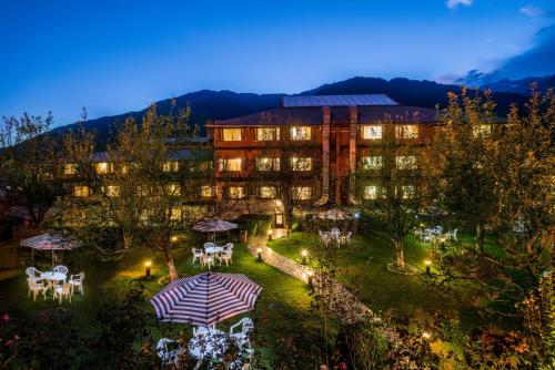 Фотографии гостиницы 
            Honeymoon Inn Manali