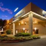 Фотография гостиницы Best Western InnSuites Tucson Foothills Hotel & Suites