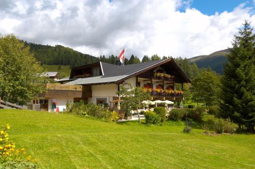 Фотографии гостиницы 
            Schi- und Wanderhotel Berghof