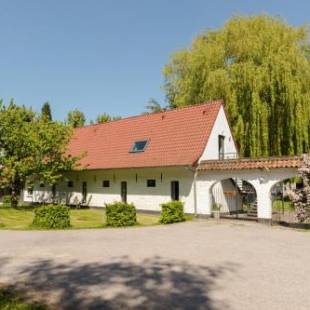 Фотографии гостиницы 
            La Ferme Blanche, The Originals Relais (Relais du Silence)