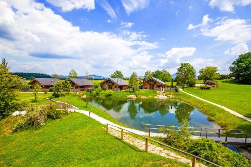 Фотография гостевого дома Bayern Chalets
