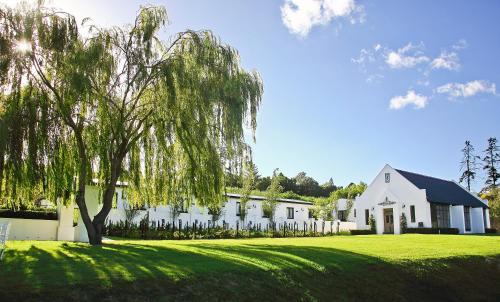 Фотографии гостиницы 
            Brenaissance Wine & Stud Estate