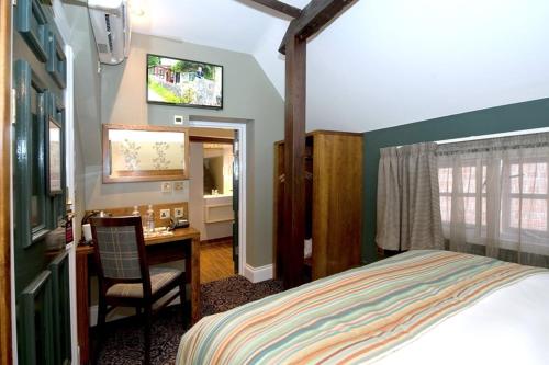 Фотография гостиницы The Hatchet Inn Wetherspoon