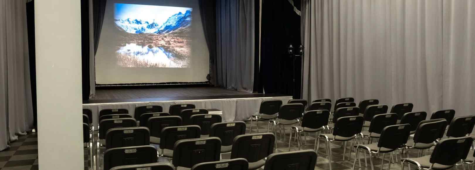 Фотография конференц-зала Дом с Колесом