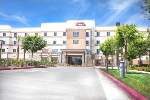 Фотография гостиницы Hampton Inn & Suites Riverside/Corona East
