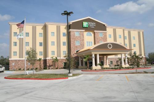 Фотографии гостиницы 
            Holiday Inn Express & Suites George West, an IHG Hotel