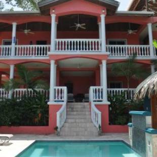 Фотографии мини отеля 
            Seaside Inn Roatan