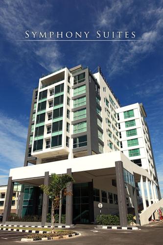 Фотография гостиницы Symphony Suites Hotel