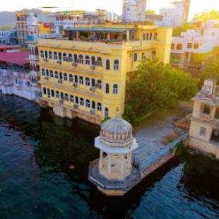 Фотографии гостиницы 
            Hotel Sarovar On Lake Pichola