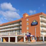 Фотография мотеля Days Inn & Suites by Wyndham Wildwood