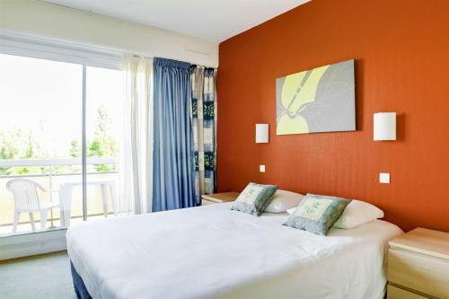 Фотография гостиницы Brit Hotel Le Parc Vichy