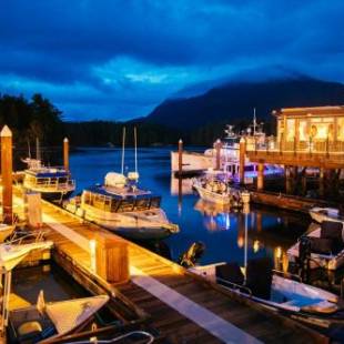 Фотографии гостиницы 
            Tofino Resort + Marina