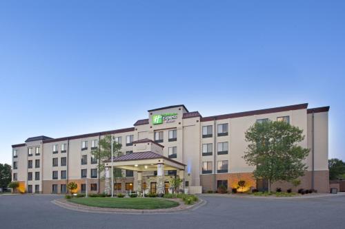 Фотография гостиницы Holiday Inn Express Hotel & Suites Minneapolis - Minnetonka, an IHG Hotel