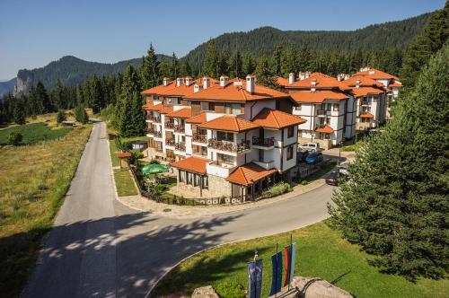 Фотография гостиницы Mountain Lake Hotel