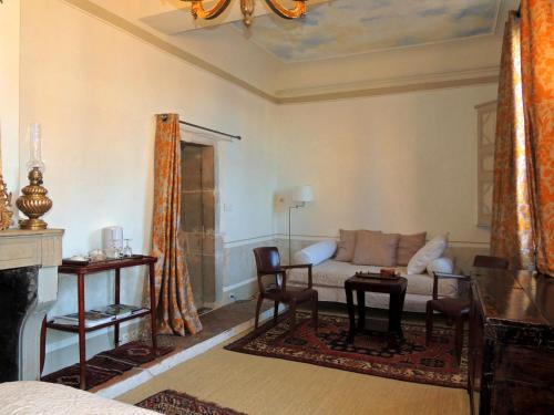 Фотография мини отеля Maison Romane 1136