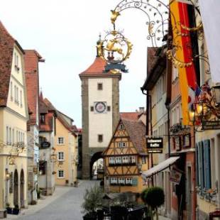 Фотографии гостиницы 
            Historik Hotel Goldener Hirsch Rothenburg