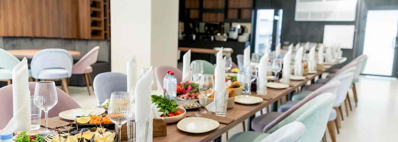 Фотография банкетного зала Зал ресторана Наша Хвоя