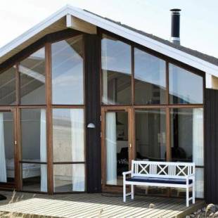 Фотографии гостевого дома
Three-Bedroom Holiday home in Ulfborg 2