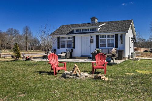 Фотографии гостевого дома 
            Peaceful Pet-Friendly Franklin Cottage on 15 Acres