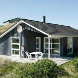 Фотография гостевого дома Three-Bedroom Holiday home in Løkken 4