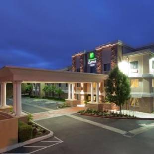 Фотографии гостиницы 
            Holiday Inn Express Hotel & Suites Livermore, an IHG Hotel