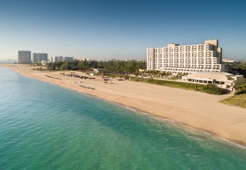Фотография гостиницы Fort Lauderdale Marriott Harbor Beach Resort & Spa