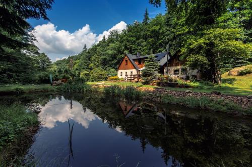 Фотографии гостевого дома 
            Ferienhaus Jägerhaus Oppach Privathaus