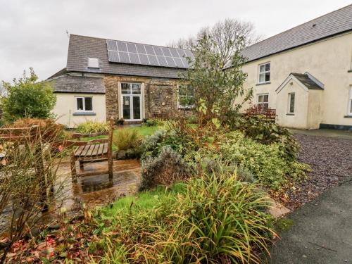 Фотографии гостевого дома 
            School House, Haverfordwest