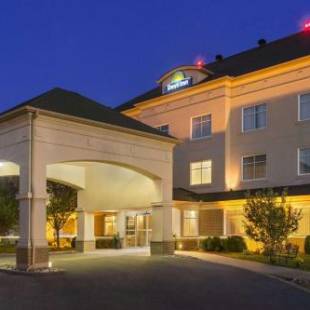 Фотографии гостиницы 
            Days Inn by Wyndham Ottawa Airport