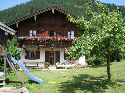 Фотографии базы отдыха
Bergbauernhof Simmerl