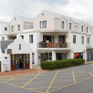 Фотография гостиницы Marine Square Luxury Suites