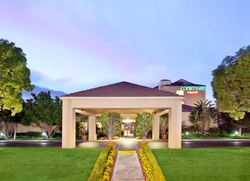 Фотография гостиницы Courtyard Costa Mesa South Coast Metro