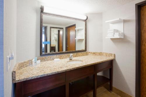 Фотография гостиницы Hampton Inn Duluth-Canal Park