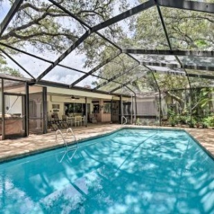 Фотография гостевого дома Prime Indian Rocks House with Covered Lanai and Pool!