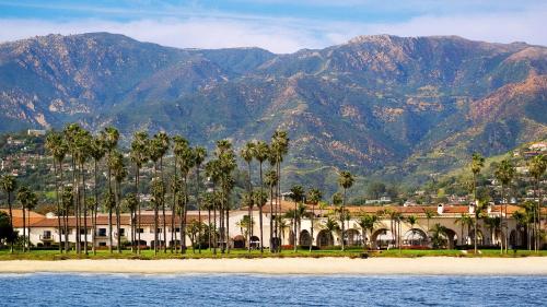Фотография гостиницы Hilton Santa Barbara Beachfront Resort