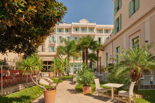 Фотография гостиницы Hôtel Vacances Bleues Balmoral