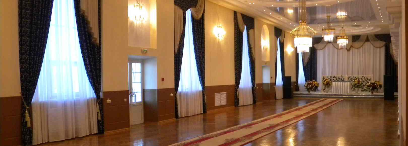 Фотография фойе ГДК Паркетный зал