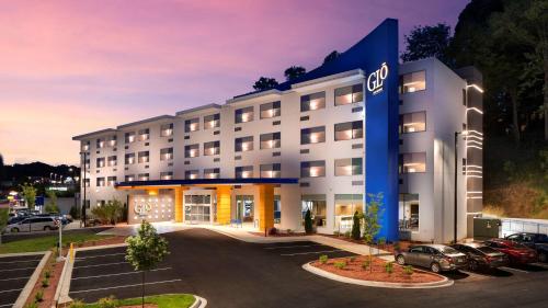 Фотография гостиницы GLō Best Western Asheville Tunnel Road